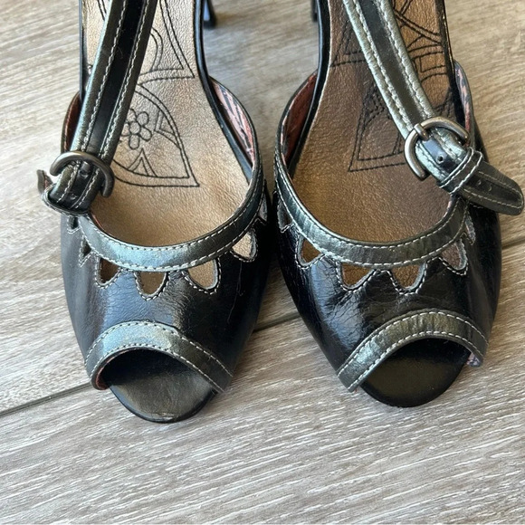 Bobbi Blu Strappy Shiny Leather Peep Toe Pumps - Picture 4 of 15